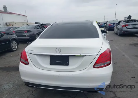 2018 Mercedes-Benz C 300 из США, поврежденный, VIN WDDWF4JB7JR411673